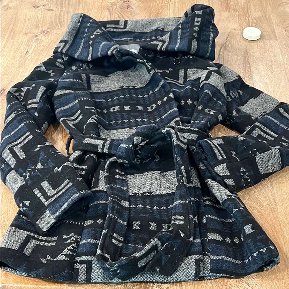 Charlotte Russe Black and Gray Urban Cape